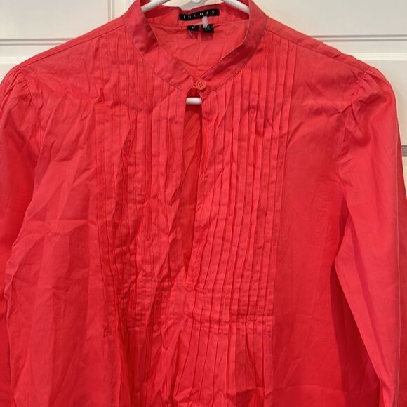 Theory 100% cotton pleaded tuck front coral tunic blouse, size medium - Picture 3 of 10